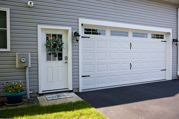 24/7 Emergency Garage Door Panel Replacement experts in Bernalillo County County, NM